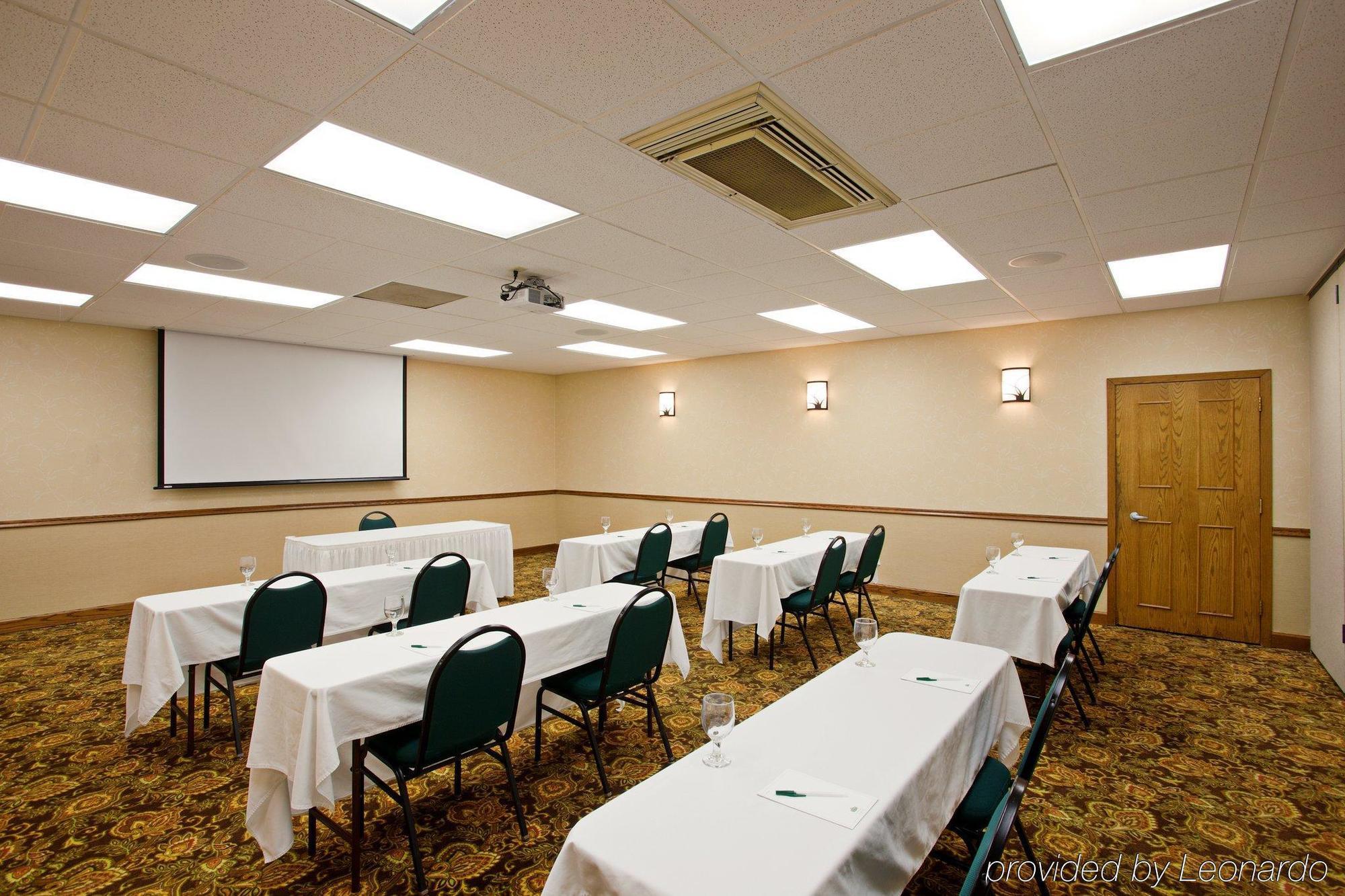 Country Inn & Suites By Radisson, Woodbury, Mn Business photo